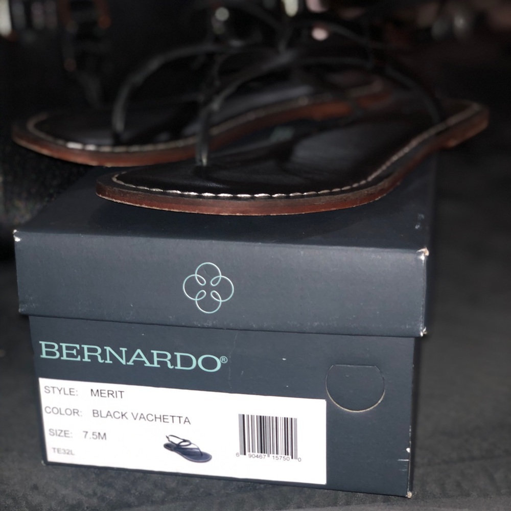 Gently used about 5x Cute black Bernardo sandals